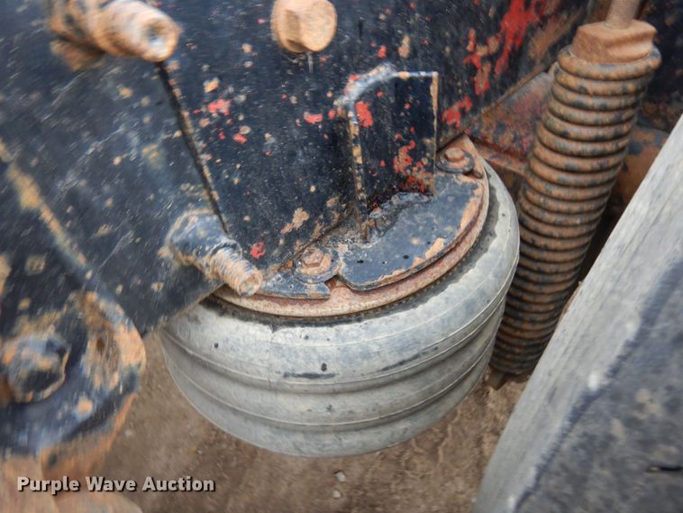 image for item MF9678 1995 Mack CH613  semi truck