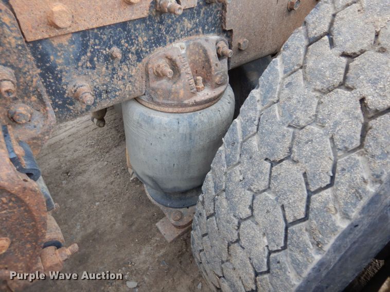 image for item MF9678 1995 Mack CH613  semi truck