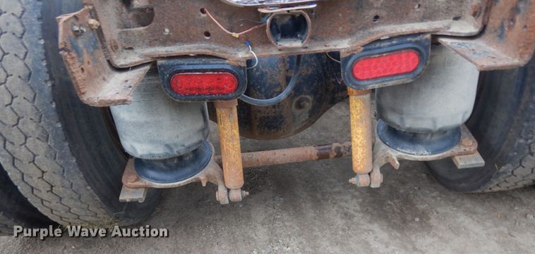 image for item MF9678 1995 Mack CH613  semi truck