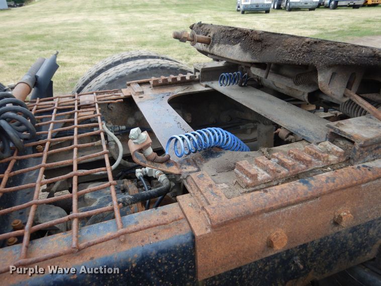 image for item MF9678 1995 Mack CH613  semi truck