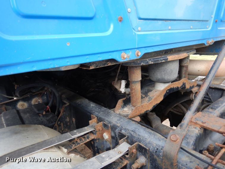 image for item MF9678 1995 Mack CH613  semi truck