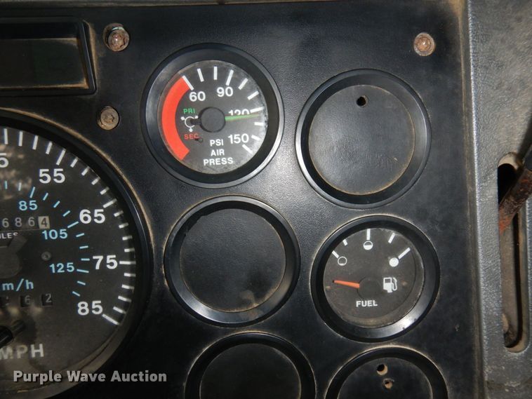 image for item MF9678 1995 Mack CH613  semi truck