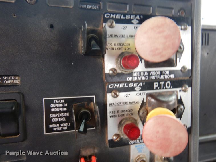 image for item MF9678 1995 Mack CH613  semi truck