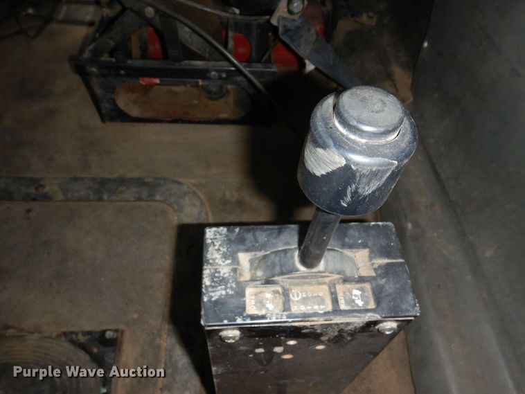 image for item MF9678 1995 Mack CH613  semi truck