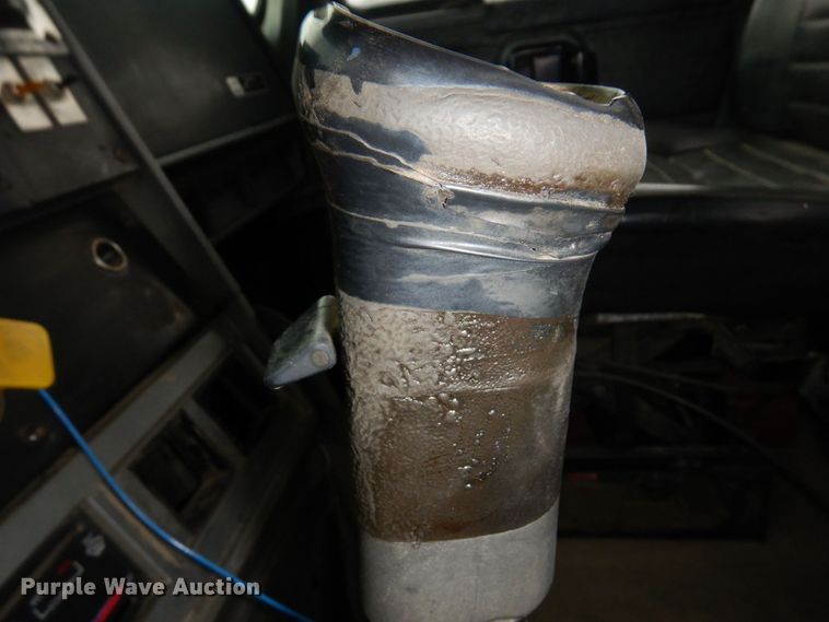 image for item MF9678 1995 Mack CH613  semi truck