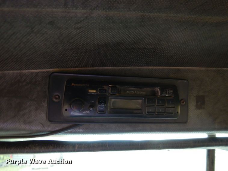 image for item MF9678 1995 Mack CH613  semi truck