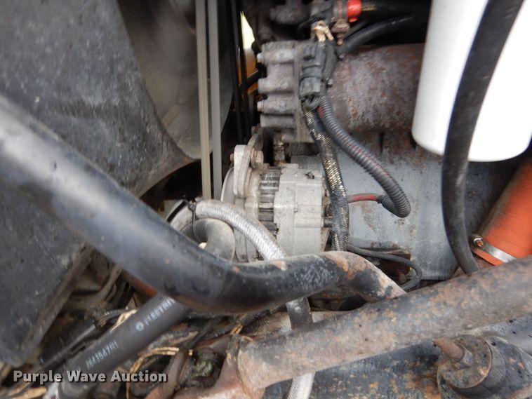 image for item MF9678 1995 Mack CH613  semi truck