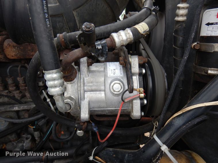 image for item MF9678 1995 Mack CH613  semi truck