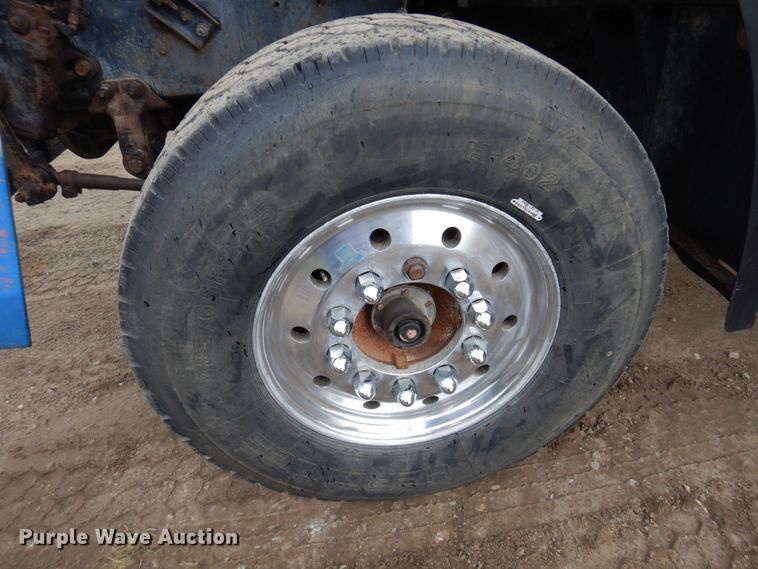 image for item MF9678 1995 Mack CH613  semi truck