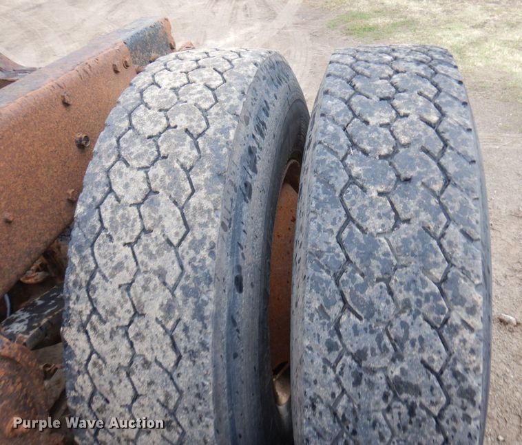 image for item MF9678 1995 Mack CH613  semi truck