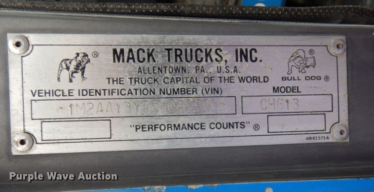 image for item MF9678 1995 Mack CH613  semi truck