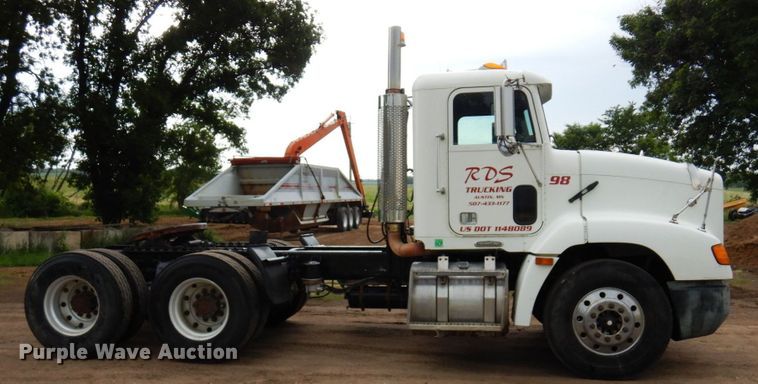 image for item MF9680 1998 Freightliner FLD112  semi truck