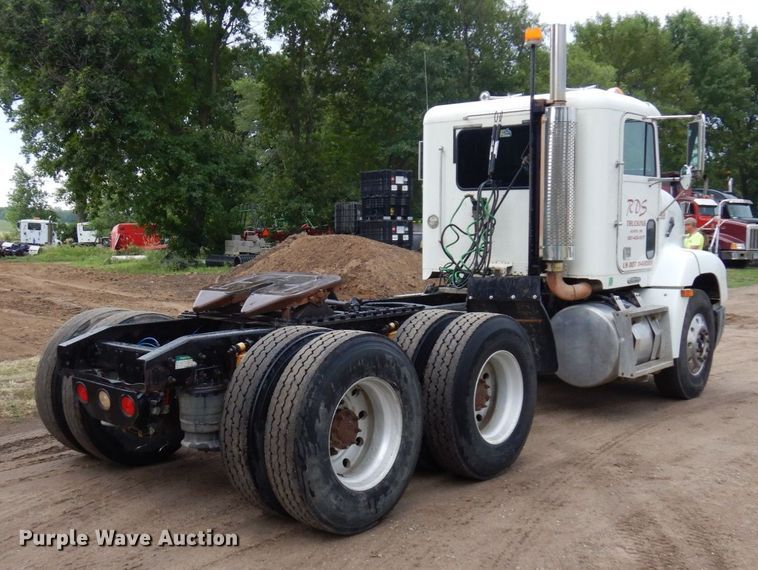 image for item MF9680 1998 Freightliner FLD112  semi truck