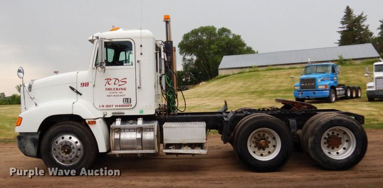 image for item MF9680 1998 Freightliner FLD112  semi truck