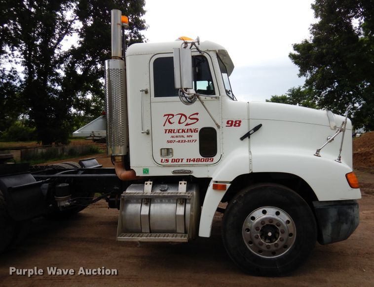 image for item MF9680 1998 Freightliner FLD112  semi truck