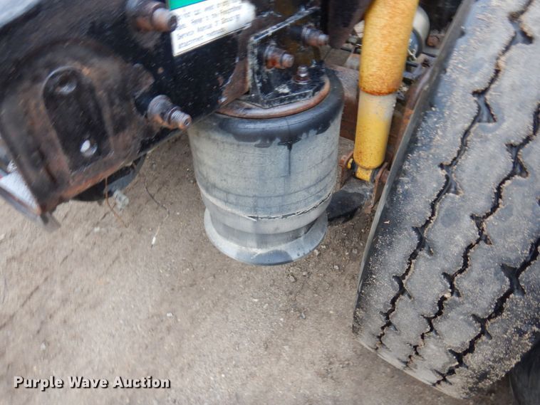 image for item MF9680 1998 Freightliner FLD112  semi truck