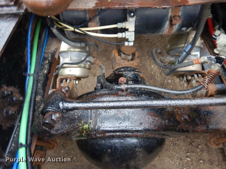 image for item MF9680 1998 Freightliner FLD112  semi truck