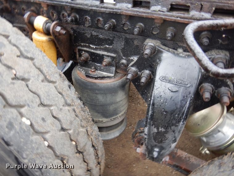 image for item MF9680 1998 Freightliner FLD112  semi truck