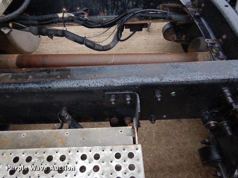 image for item MF9680 1998 Freightliner FLD112  semi truck