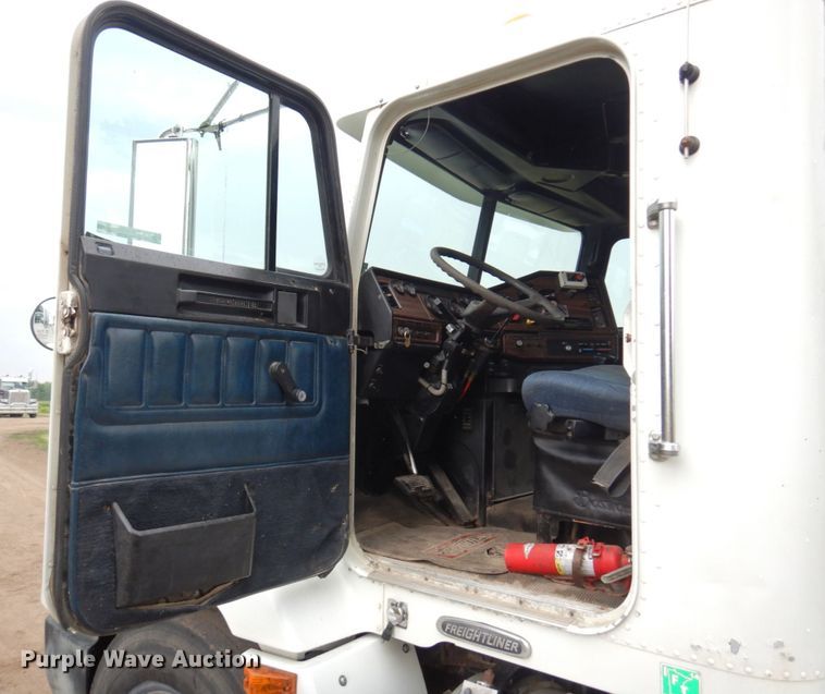 image for item MF9680 1998 Freightliner FLD112  semi truck