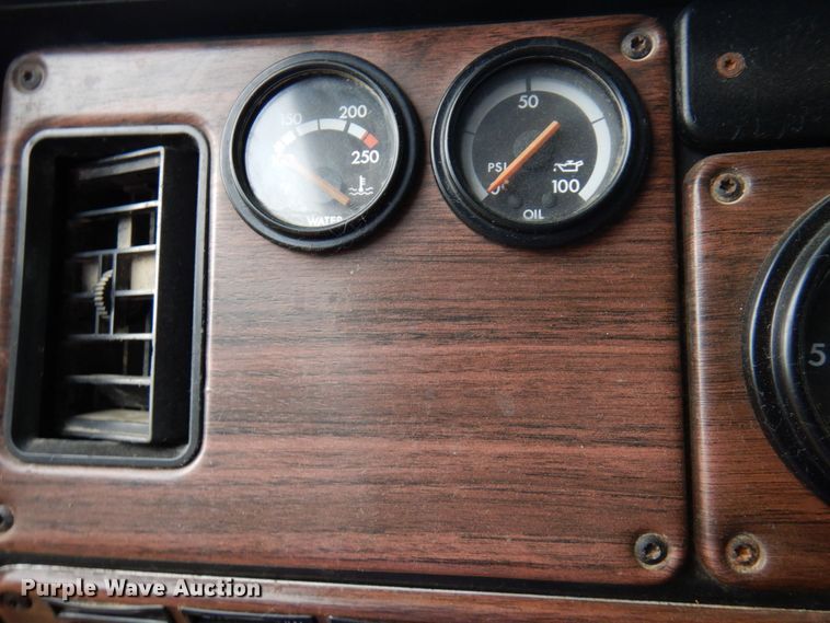 image for item MF9680 1998 Freightliner FLD112  semi truck