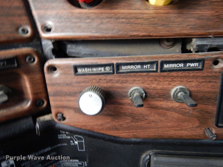 image for item MF9680 1998 Freightliner FLD112  semi truck