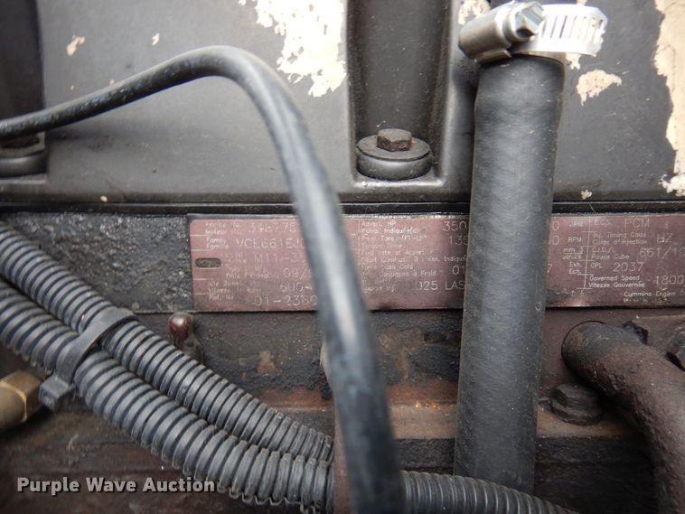 image for item MF9680 1998 Freightliner FLD112  semi truck