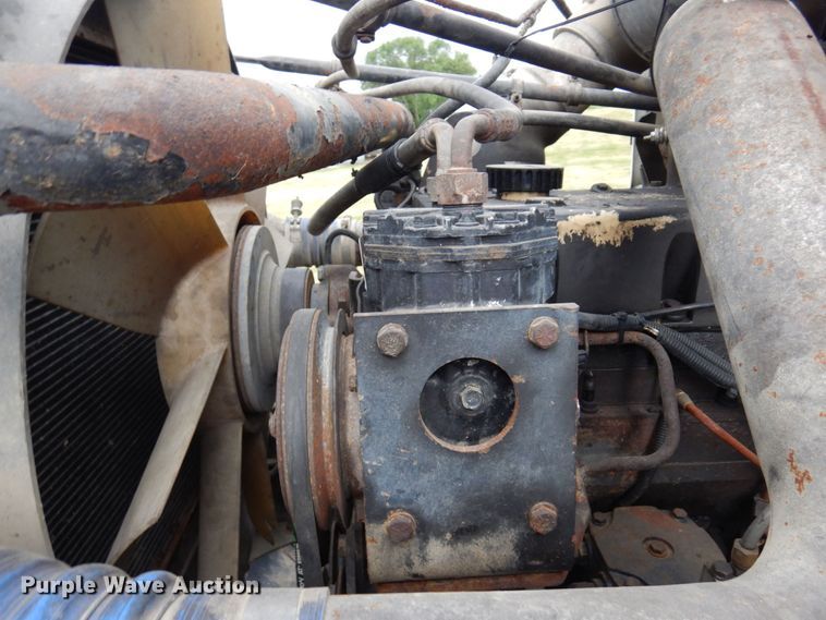 image for item MF9680 1998 Freightliner FLD112  semi truck