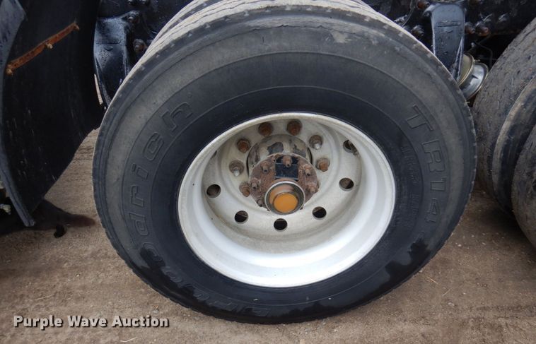 image for item MF9680 1998 Freightliner FLD112  semi truck