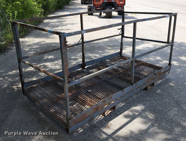 image for item DJ1644 Man basket