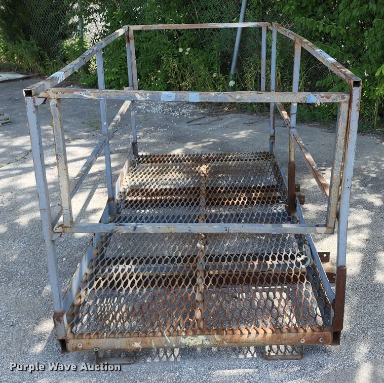 image for item DJ1644 Man basket