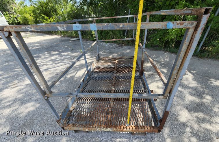 image for item DJ1644 Man basket