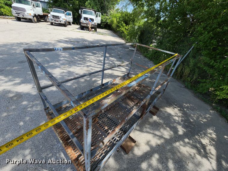 image for item DJ1644 Man basket