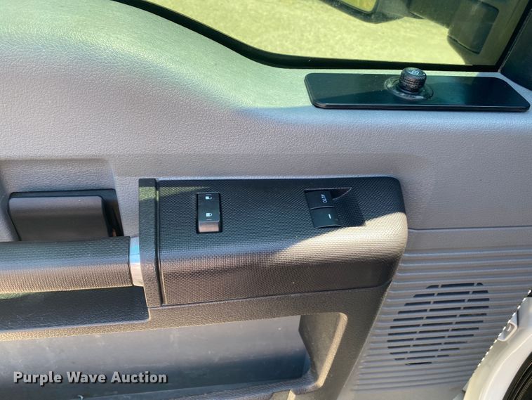 image for item DK6246 2012 Ford F450 Super Duty  flatbed truck