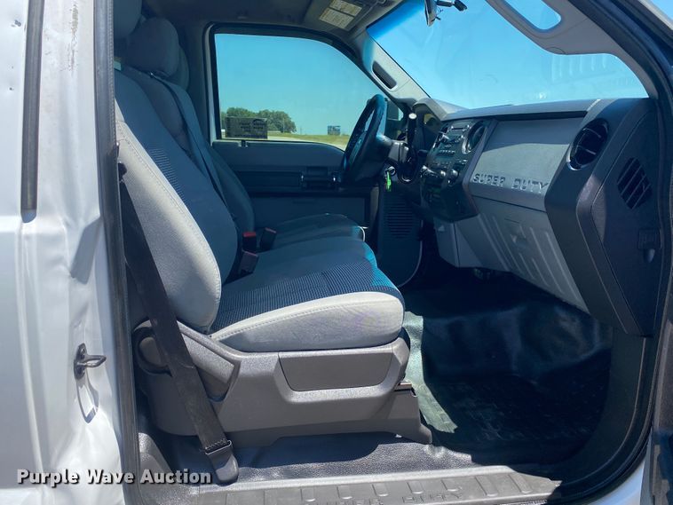 image for item DK6246 2012 Ford F450 Super Duty  flatbed truck