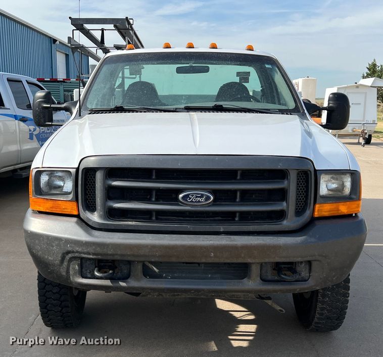 image for item DK7023 2000 Ford F450 Super Duty  utility / service truck