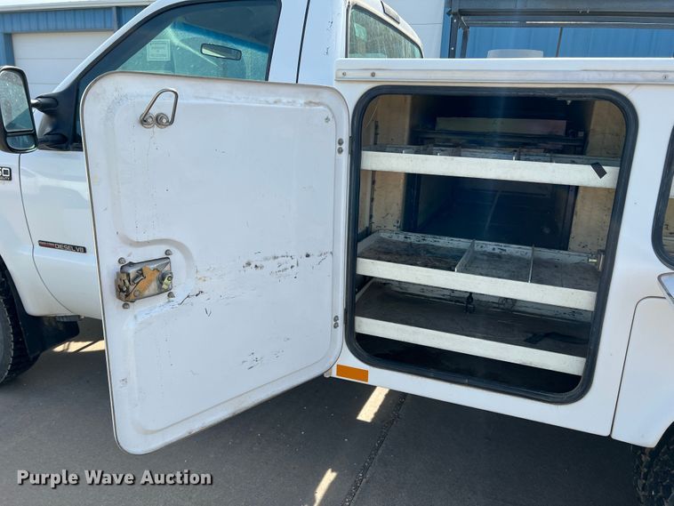 image for item DK7023 2000 Ford F450 Super Duty  utility / service truck