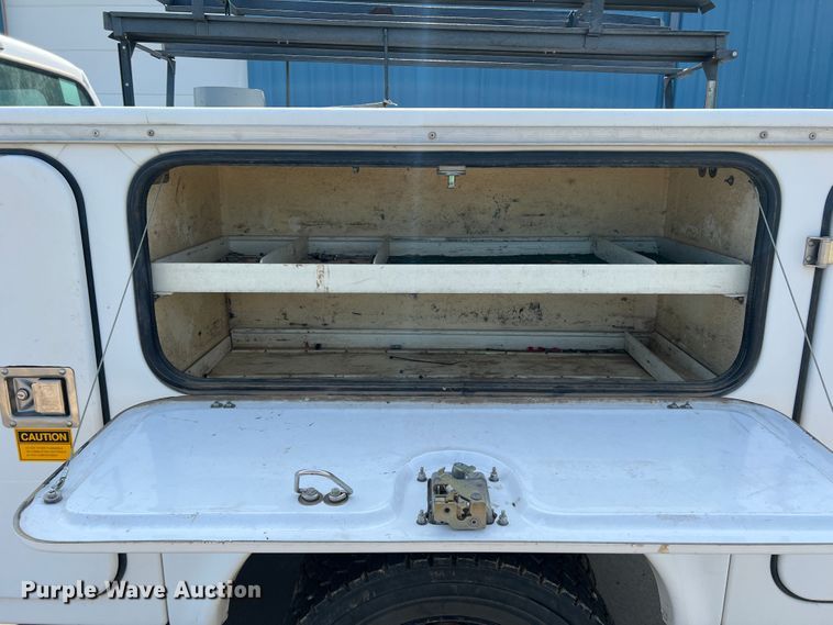 image for item DK7023 2000 Ford F450 Super Duty  utility / service truck