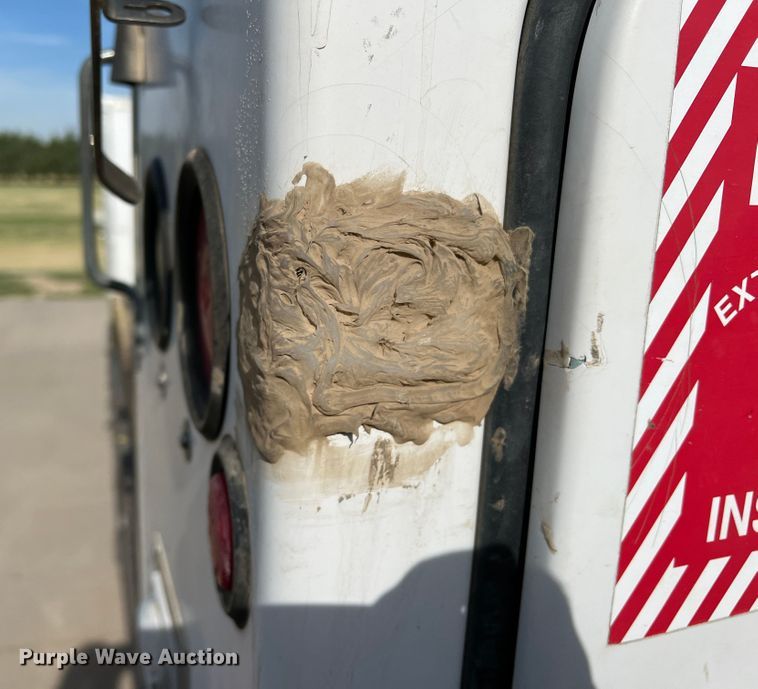 image for item DK7023 2000 Ford F450 Super Duty  utility / service truck