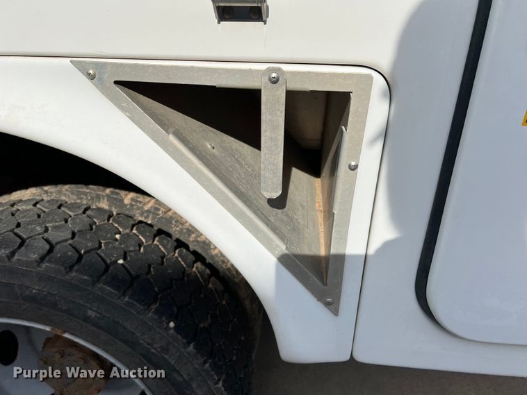 image for item DK7023 2000 Ford F450 Super Duty  utility / service truck