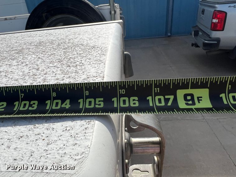 image for item DK7023 2000 Ford F450 Super Duty  utility / service truck