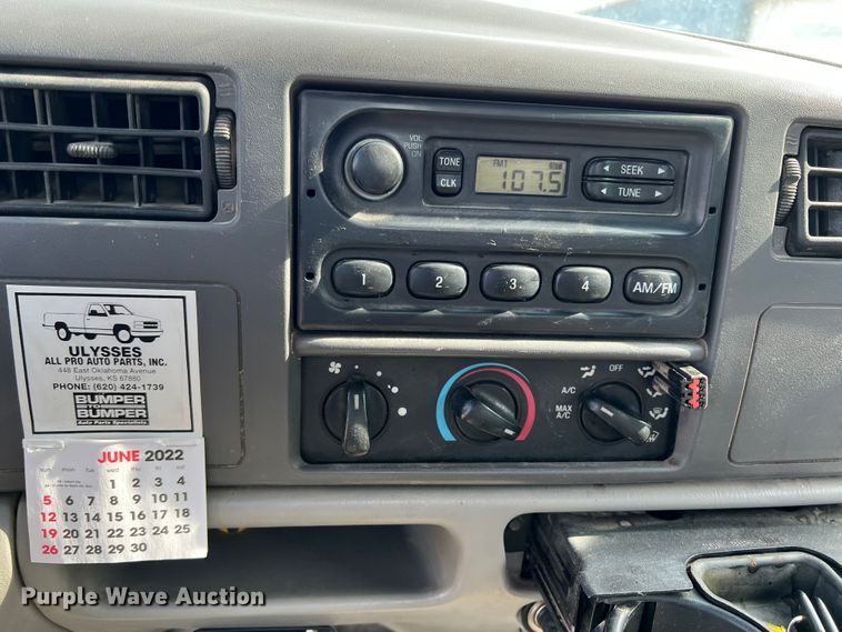 image for item DK7023 2000 Ford F450 Super Duty  utility / service truck