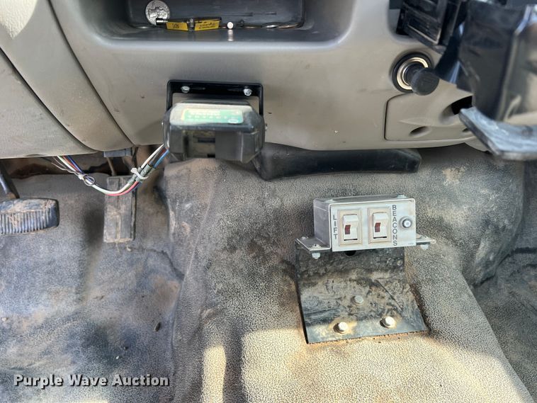 image for item DK7023 2000 Ford F450 Super Duty  utility / service truck