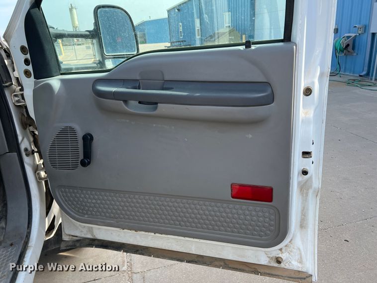 image for item DK7023 2000 Ford F450 Super Duty  utility / service truck