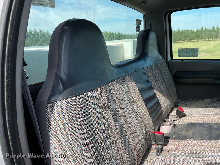 image for item DK7023 2000 Ford F450 Super Duty  utility / service truck