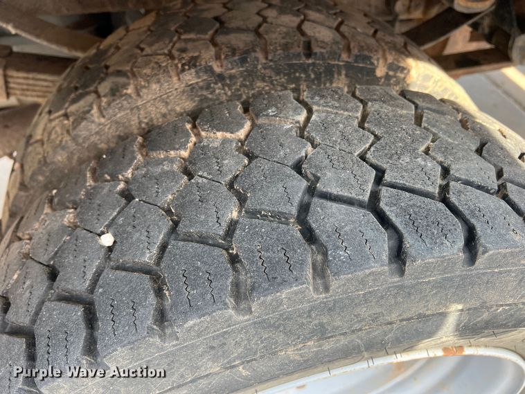 image for item DK7023 2000 Ford F450 Super Duty  utility / service truck