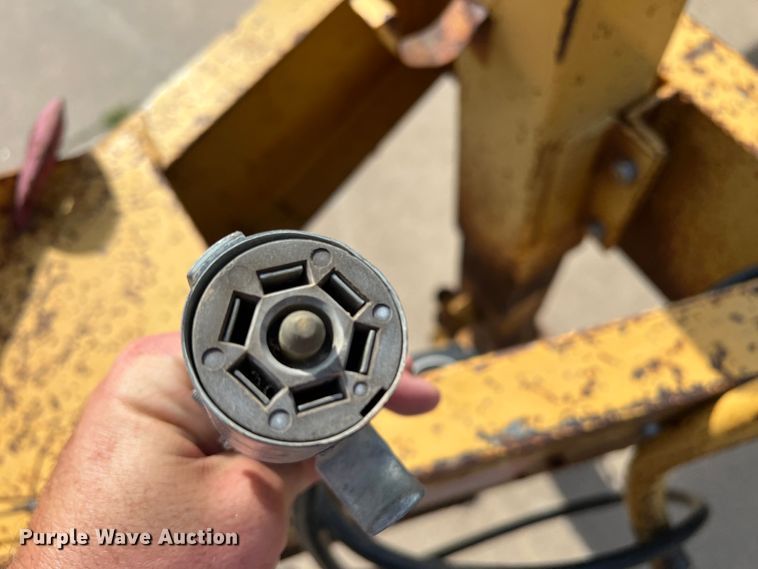 image for item DK7024 2000 Belshe DT-255  equipment trailer