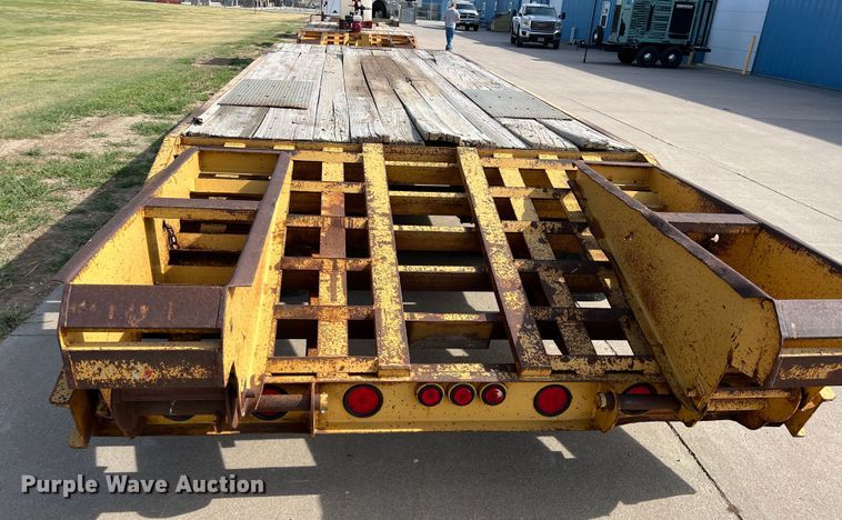 image for item DK7024 2000 Belshe DT-255  equipment trailer