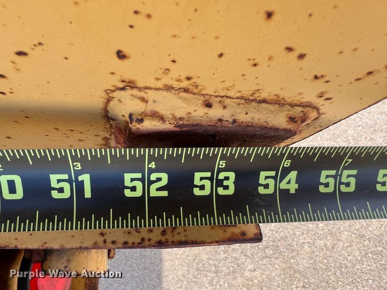 image for item DK7024 2000 Belshe DT-255  equipment trailer