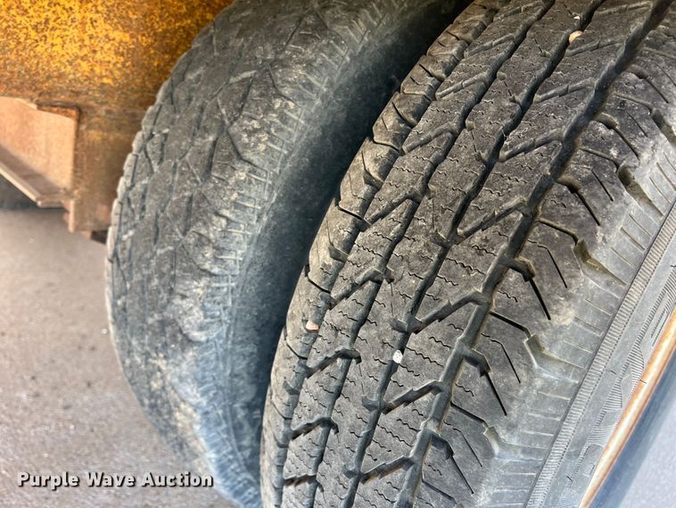 image for item DK7024 2000 Belshe DT-255  equipment trailer